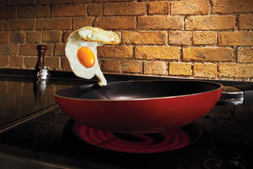 What To Consider When Choosing Between Ceramic And Teflon Pans?