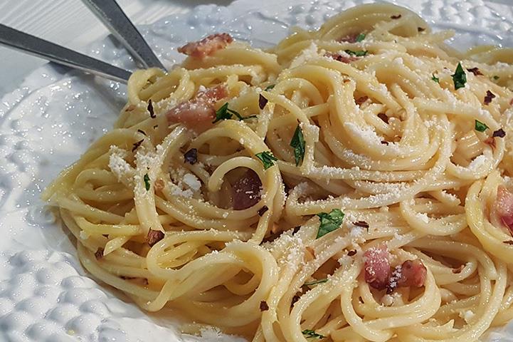 Spaghetti Carbonara | Teflon™ Nonstick Coatings